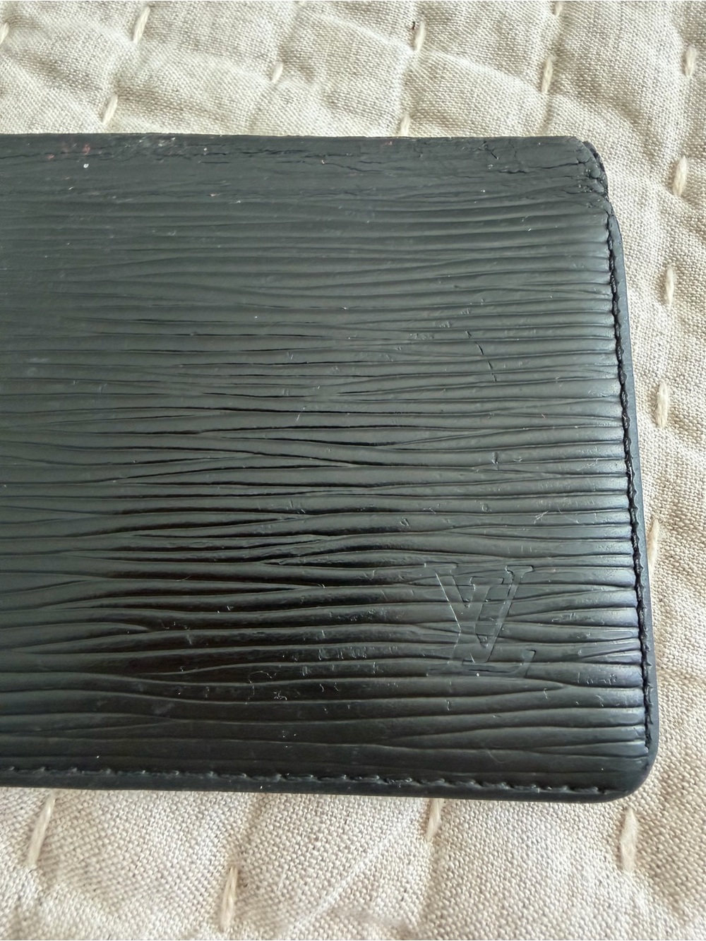 Louis Vuitton Black Epi Leather Card Holder/Wallet - Picture 2 of 13